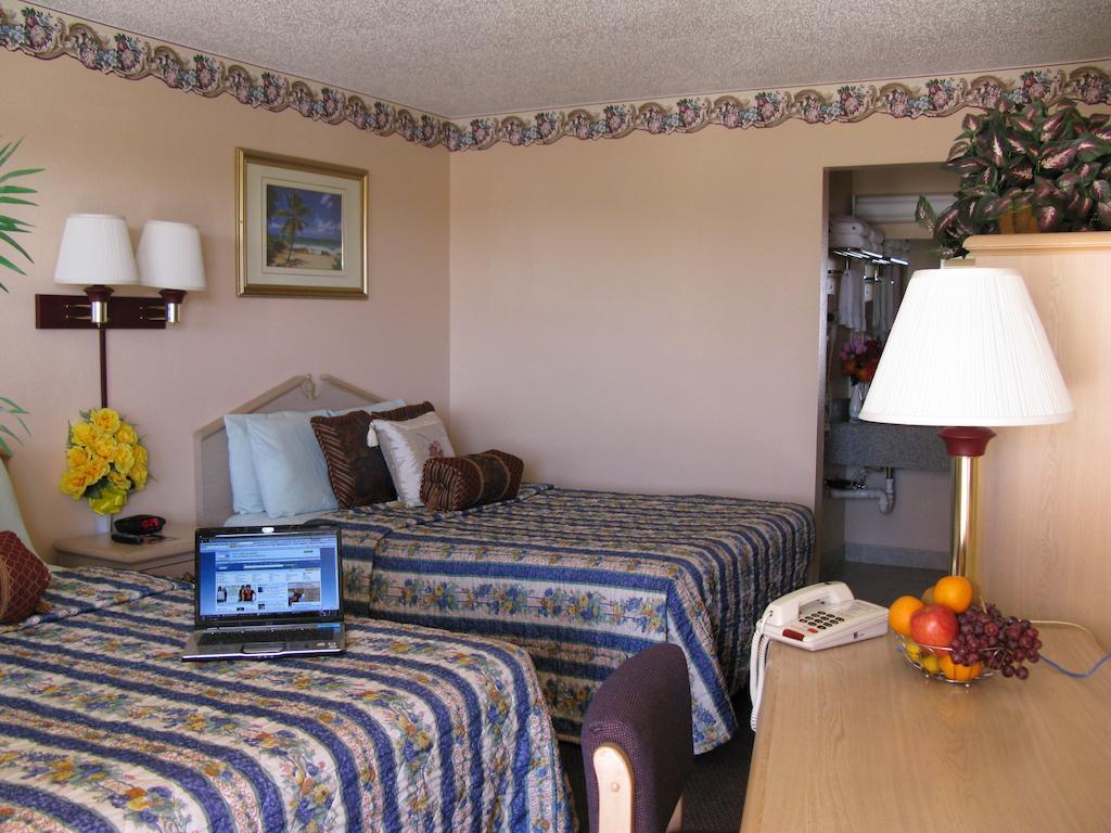 Seminole Inn Room photo